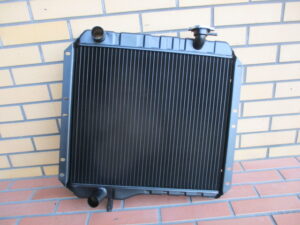 LANDCRUISER　40　RADIATOR
