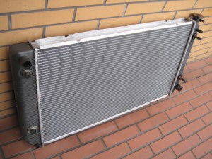 SUBURBAN　K2500　Radiator