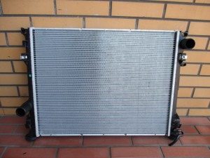 y2007 Dodge Charger Radiator