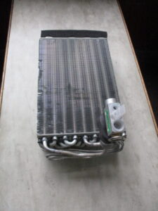 LAND ROVER 2nd RANGE ROVER 4.6 Evaporator