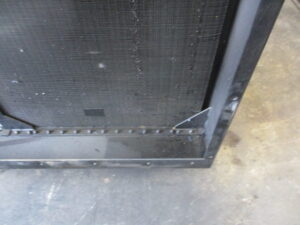 某空港 除雪車 キャタピラー製 ラジエーター修理