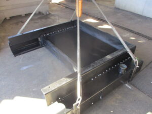 某空港 除雪車 キャタピラー製 ラジエーター修理