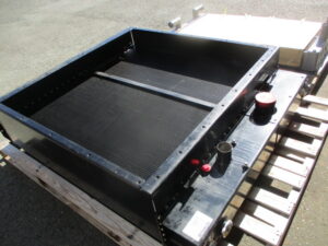 某空港 除雪車 キャタピラー製 ラジエーター修理