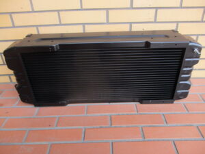 BOBCAT　S130（ボブキャットS130）スキッドステアローダー　ラジエーター修理